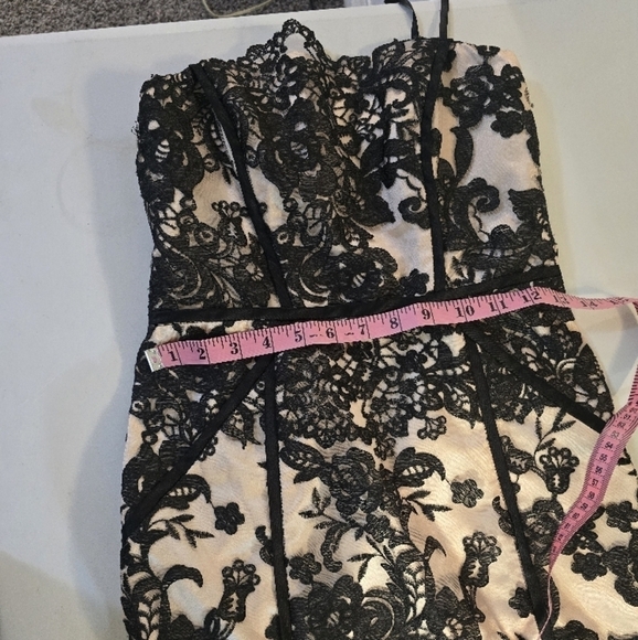 Decode Black and cream Strapless Maxi Gown size 2 Pre-Loved. - Picture 5 of 6